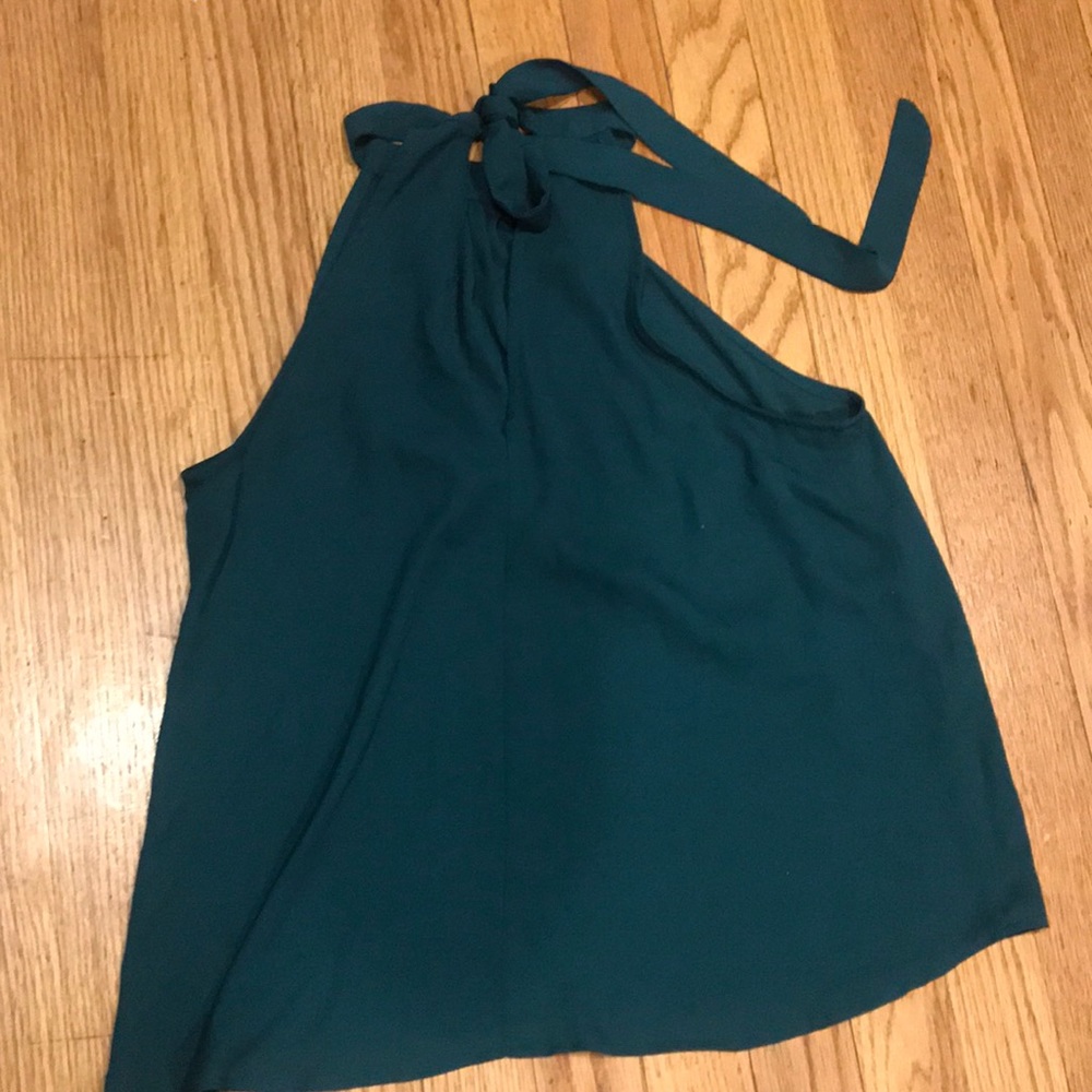 Beautiful Top - Picture 2 of 3